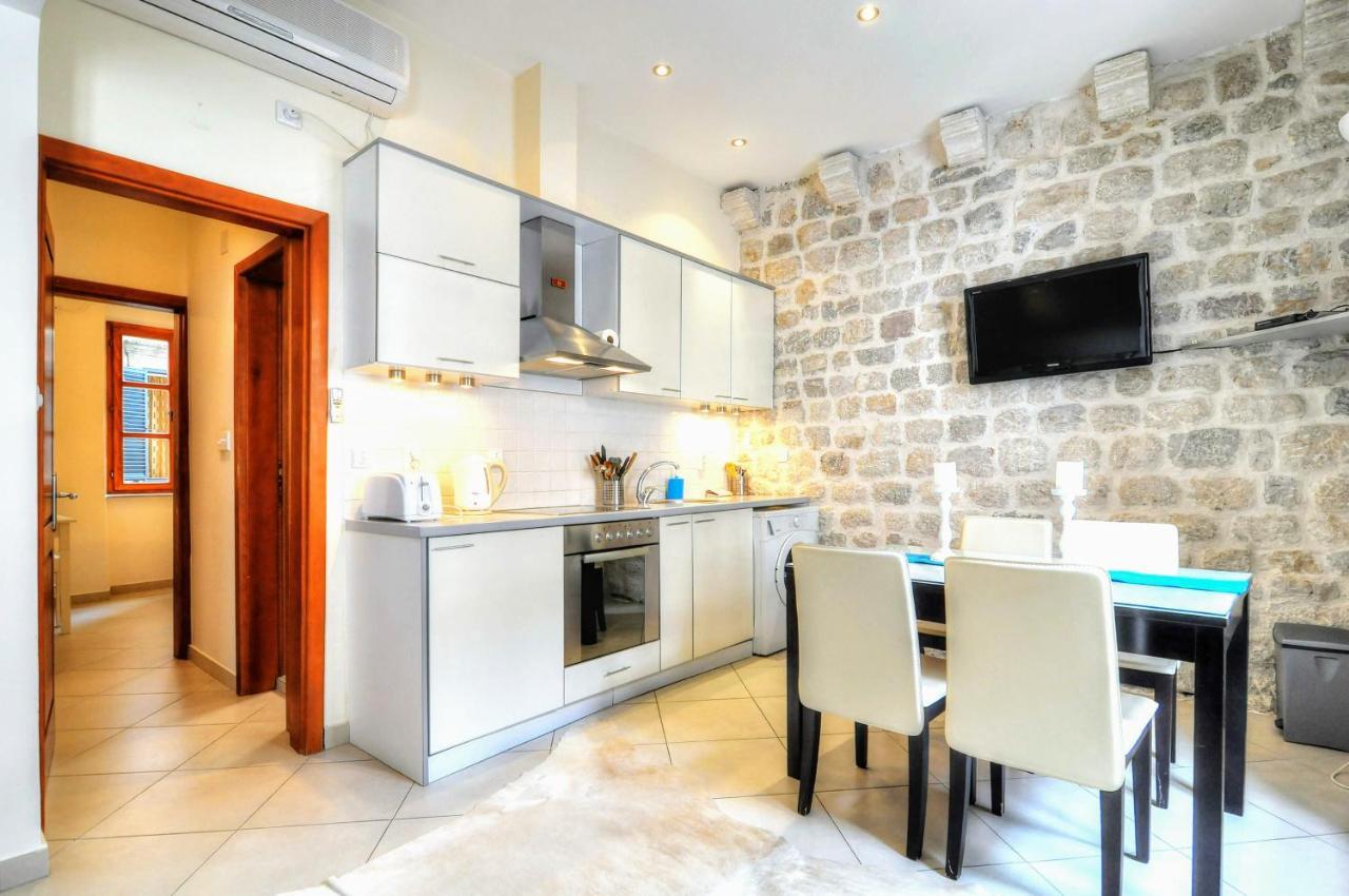 La Dolce Vita Apartment Kotor Exterior photo